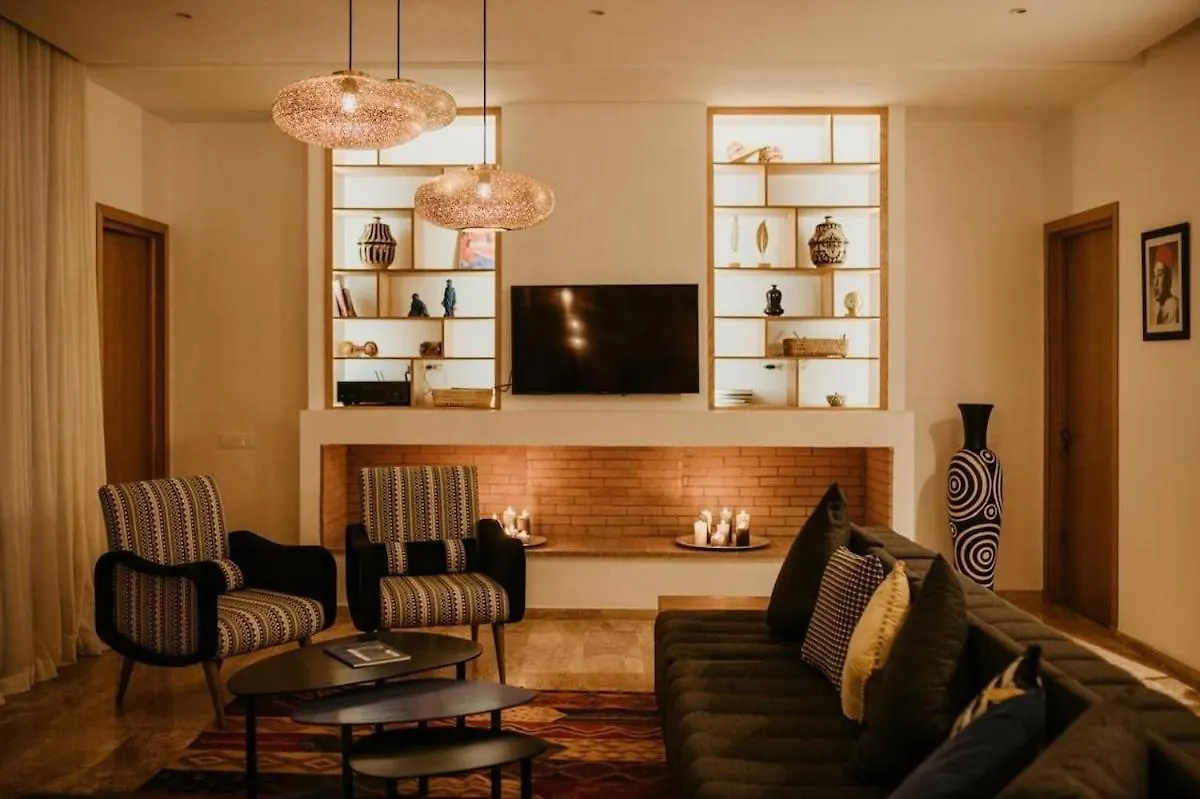 Luxury 5-Suite Villa With Heated Pool, Steam Room & Games Марракеш