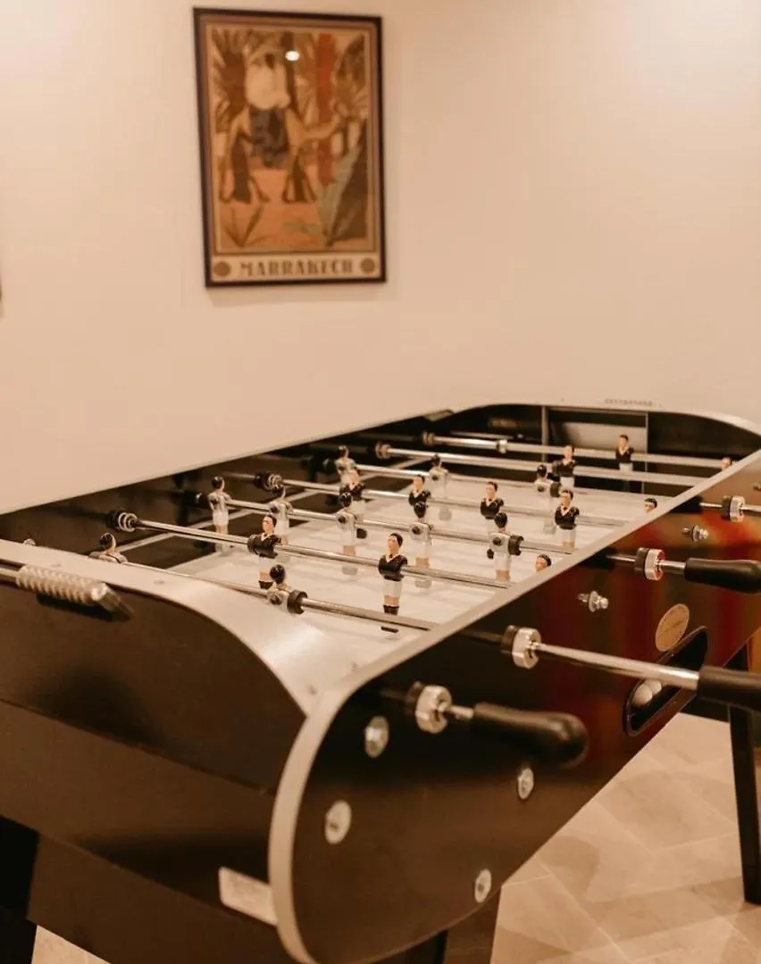 Luxury 5-Suite Villa With Heated Pool, Steam Room & Games Марракеш